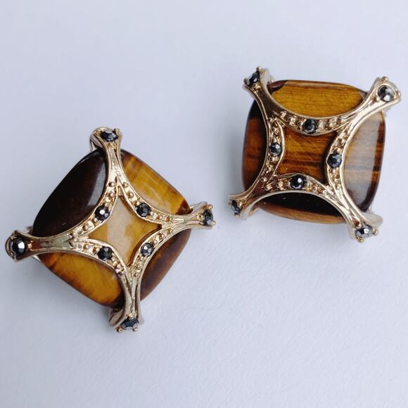 Vintage Monet Mid Century Tiger Eye Clip Earrings, Gemstone, 1960s Jewelry - Picture 7 of 11